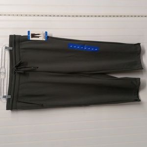 32 Degrees women's capri joggers size L color olive